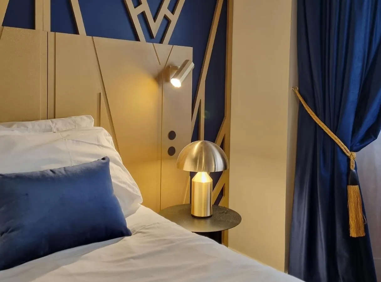 Hotel Royal Fromentin Parigi