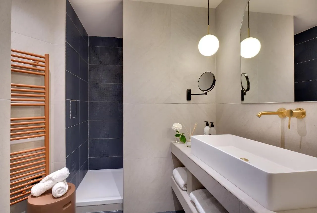 Hotel Royal Fromentin Parigi 4*,